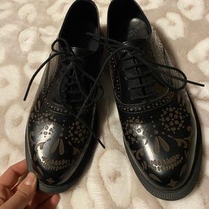 Dr. Martens Aila Calavera Sugar Skull Oxford 8